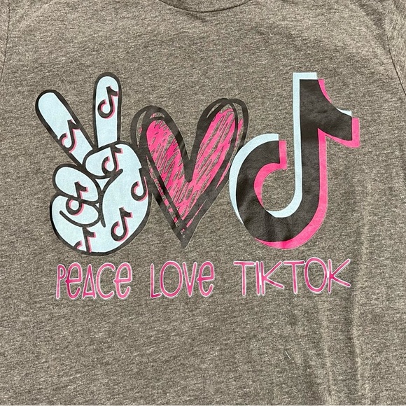 Peace Love and Tik Tok Elongated T-Shirt Size Small - Picture 2 of 3